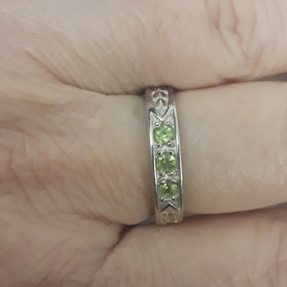 avon peridot ring